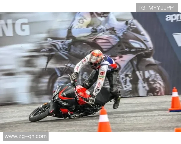 权健女足球星亮相赛场 展现超强实力与风采 赛后获赞无数