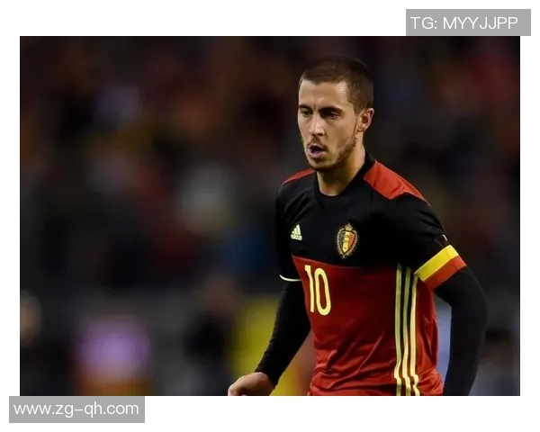 足球球星如何通过踢垃圾桶训练提升技巧?背后趣味与效果揭秘 足球球星如何通过踢垃圾桶训练提升技巧?背后趣味与效果揭秘